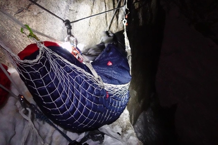 Grandes Jorasses, No Siesta, Christophe Dumarest, Tom Livingstone - Christophe Dumarest & Tom Livingstone su No Siesta, parete nord delle Grandes Jorasses