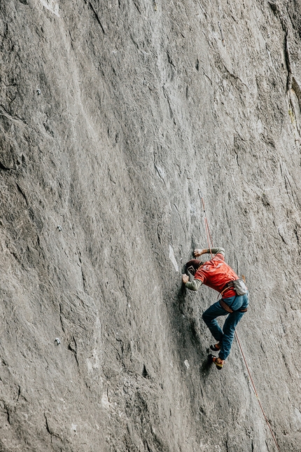 Andrea Gelfi, Monte Altissimo, Alpi Apuane, Lo Smanacchino - Andrea Gelfi libera Lo Smanacchino, Monte Altissimo, Alpi Apuane