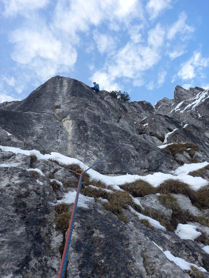 Via Gigante Buono, Monte Croce, Ivo Ferrari, Flavio Leoni - Ivo Ferrari durante la prima invernale della Via Gigante Buono al Monte Croce (Alpi Orobie) il 23/12/2022