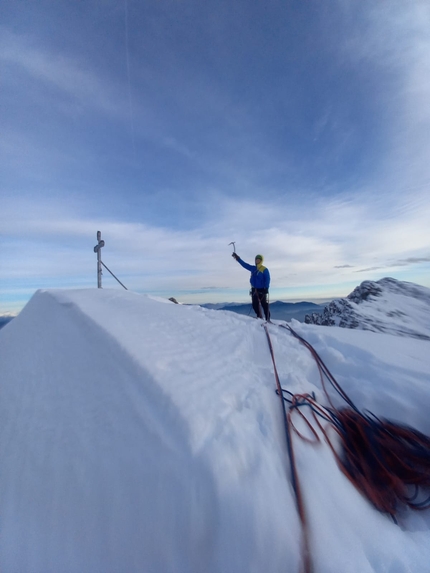 Via Gigante Buono, Monte Croce, Ivo Ferrari, Flavio Leoni - Ivo Ferrari in cima al Monte Croce (Alpi Orobie) dopo la prima invernale della Via Gigante Buono, salita il 23/12/2022 insieme a Flavio Leoni