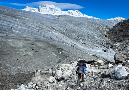 Cerro Arenales, Patagonia, Rebeca Cáceres, Nadine Lehner, Isidora Llarena - Cerro Arenales, Patagonia: 