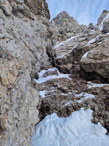 Zucco di Pesciola, Alpi Orobie, Cristian Candiotto, Alessandro Previtali, Loris Previtali - L'apertura di Father and Son alla Terza Torre dello Zucco di Pesciola, Alpi Orobie (Alessandro Previtali, Loris Previtali 27/12/2022)