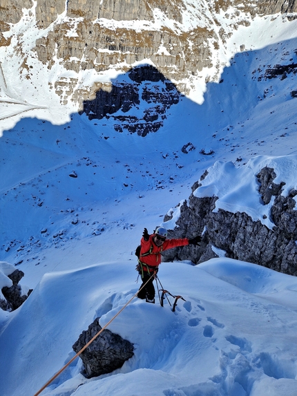Zucco di Pesciola, Alpi Orobie, Cristian Candiotto, Alessandro Previtali, Loris Previtali - L'apertura di Father and Son alla Terza Torre dello Zucco di Pesciola, Alpi Orobie (Alessandro Previtali, Loris Previtali 27/12/2022)