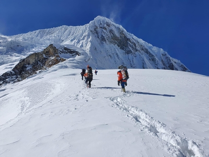 Alex Txikon e il Manaslu in invernale a Brescia venerdì 17 marzo