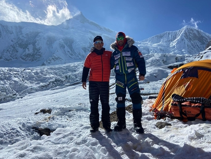 Alex Txikon, Manaslu - Simone Moro e Alex Txikon al Manaslu, inverno 2022/2023