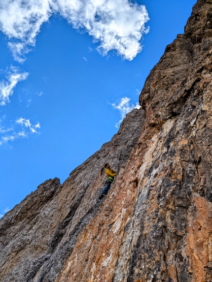 Pala di San Martino, Dolomiti, Renzo Corona, Flavio Piccinini - Renzo Corona e Flavio Piccinini in apertura su 'Medaglia di Bronzo', Pala di San Martino, Dolomiti