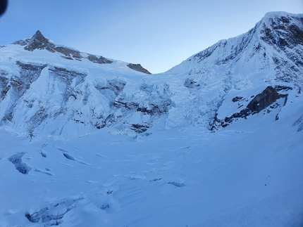 Manaslu, Alex Txikon, Pasang Nurbu Sherpa, Gelu Sherpa, Maila Sherpa, Mantere Lama Sherpa, Gamje Babu Sherpa, Chepal Sherpa - Manaslu prima invernale integrale: Alex Txikon, Pasang Nurbu Sherpa, Gelu Sherpa, Maila Sherpa, Mantere Lama Sherpa, Gamje Babu Sherpa e Chepal Sherpa