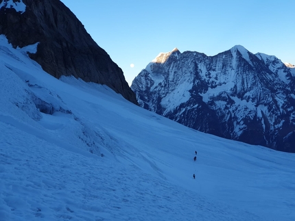 Manaslu, Alex Txikon, Pasang Nurbu Sherpa, Gelu Sherpa, Maila Sherpa, Mantere Lama Sherpa, Gamje Babu Sherpa, Chepal Sherpa - Manaslu prima invernale integrale: Alex Txikon, Pasang Nurbu Sherpa, Gelu Sherpa, Maila Sherpa, Mantere Lama Sherpa, Gamje Babu Sherpa e Chepal Sherpa