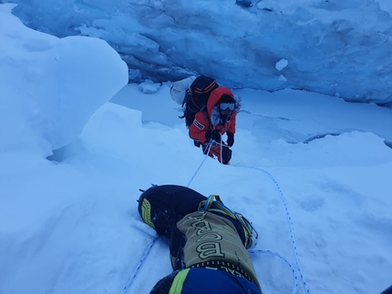 Manaslu, Alex Txikon, Pasang Nurbu Sherpa, Gelu Sherpa, Maila Sherpa, Mantere Lama Sherpa, Gamje Babu Sherpa, Chepal Sherpa - Manaslu prima invernale integrale: Alex Txikon, Pasang Nurbu Sherpa, Gelu Sherpa, Maila Sherpa, Mantere Lama Sherpa, Gamje Babu Sherpa e Chepal Sherpa