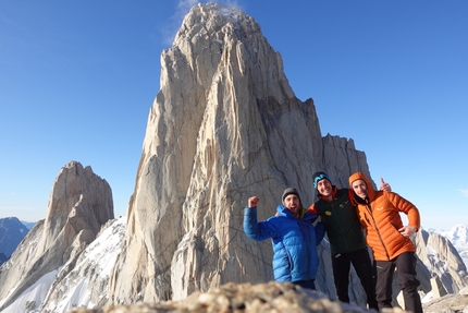 Aguja Mermoz, Patagonia, Matteo Della Bordella, Leo Gheza, Sean Villanueva - Aguja Mermoz, Patagonia (Matteo Della Bordella, Leo Gheza, Sean Villanueva 10-11/01/2023)