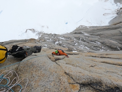 Aguja Mermoz, Patagonia, Matteo Della Bordella, Leo Gheza, Sean Villanueva - Aguja Mermoz, Patagonia (Matteo Della Bordella, Leo Gheza, Sean Villanueva 10-11/01/2023)