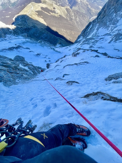 Gran Sasso, Back in black, Riccardo Quaranta, Francesco Del Vecchio - L'apertura della via invernale 'Back in black' allo Sperone Franchetti – Gran Sasso d'Italia (Riccardo Quaranta, Francesco Del Vecchio 06/01/2023)