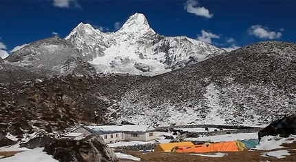 Ama Dablam paraglide by Stuart Holmes