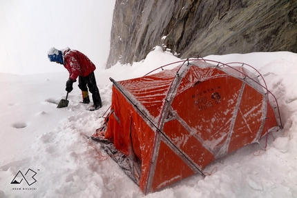 Annapurna I, Adam Bielecki, Felix Berg, Rick Allen - Annapurna I: the third bivouac of Adam Bielecki, Felix Berg and Rick Allen in 2017 while attempting a new route on the mountain's NW Face