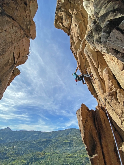 Loceri, Sardegna - Andrea Mannias sull’atletica 'Koala' (6c) a Loceri, Sardegna