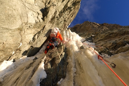 Difficult new mixed climb on Barre des Écrins by Julien Cruvellier de Luze, Nicolas Jean, Benjamin Védrines