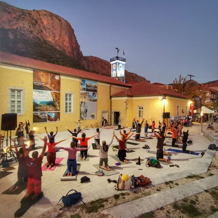 Leonidio, Grecia, arrampicata - Leonidio, Grecia: Yoga di prima mattina al Festival