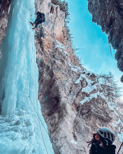 Solenne Piret  - Solenne Piret climbing the icefall Sombre Héros at Ceillac