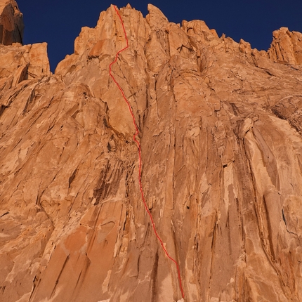 Aguja Guillaumet, Patagonia, Alessandro Baù, Claudio Migliorini, Francesco Ratti - The route line of 'Wake Up', east face of Aguja Guillaumet, Patagonia (Alessandro Baù, Claudio Migliorini, Francesco Ratti 31/01/2022)