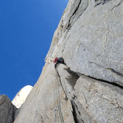 Aguja Guillaumet in Patagonia receives its Wake Up by Alessandro Baù, Claudio Migliorini,  Francesco Ratti