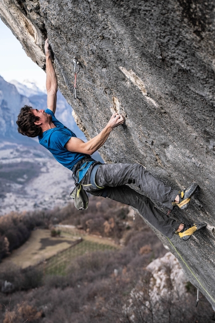 Stefano Ghisolfi, Excalibur, Arco - Stefano Ghisolfi climbing Excalibur 9b+ at Drena, Arco, Italy