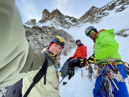 Mont Blanc du Créton, Petites Murailles, François Cazzanelli, Emrik Favre, Stefano Stradelli - François Cazzanelli, Stefano Stradelli and Emrik Favre while making the first ascent of 'Sognando l’inimmaginabile' on the east face of Mont Blanc du Créton, Petites Murailles, on 03/02/2023