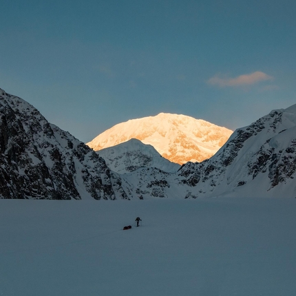 Jost Kobusch sul Denali, gli iraniani nel Khan Tengri. L’inverno continua