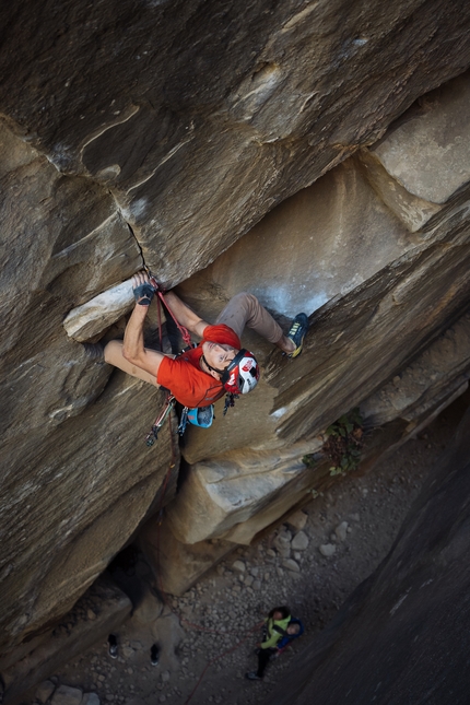 James Pearson, Bon Voyage, Annot, France - James Pearson climbing his Bon Voyage at Annot in France, February 2023