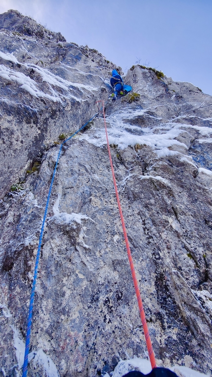 Monti del Matese, Serra Le Tre Finestre, Ricardo Quaranta, Antonio Patullo - L'apertura di The Number of the Beast sulla nord di Serra Le Tre Finestre, Monti del Matese (Antonio Patullo, Ricardo Quaranta 19/01/2023)