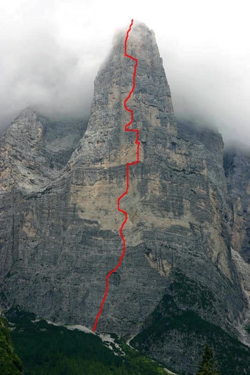 Donnafugata, Torre Trieste - La Torre Trieste (Civetta, Dolomiti) con la linea di Donnafugata