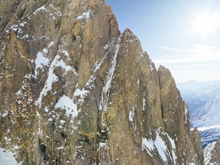 Aiguille Noire du Peuterey, Monte Bianco, François Cazzanelli, Emrik Favre, Stefano Stradelli - L'apertura di 'Couloir Isaïe' alla Punta Brendel, Aiguille Noire du Peuterey (François Cazzanelli, Emrik Favre, Stefano Stradelli 12-13/02/2023)