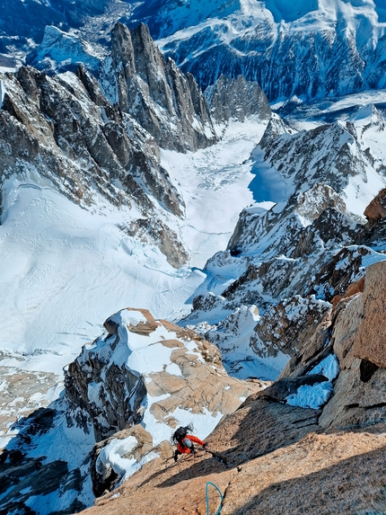 Pilone Centrale del Frêney, Monte Bianco, Richard Tiraboschi, Giuseppe Vidoni - Richard Tiraboschi sui primi tiri della Chandelle al Pilone Centrale del Frêney, Monte Bianco (Richard Tiraboschi, Giuseppe Vidoni 12-14/02/2023)