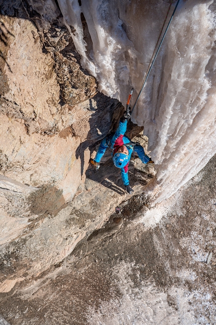 Blätterbach, Fossil, Sarah Haase, Daniel Ladurner - Making the first ascent of Fossil, Blätterbach, Italy (Sarah Haase, Daniel Ladurner 10/02/2023)