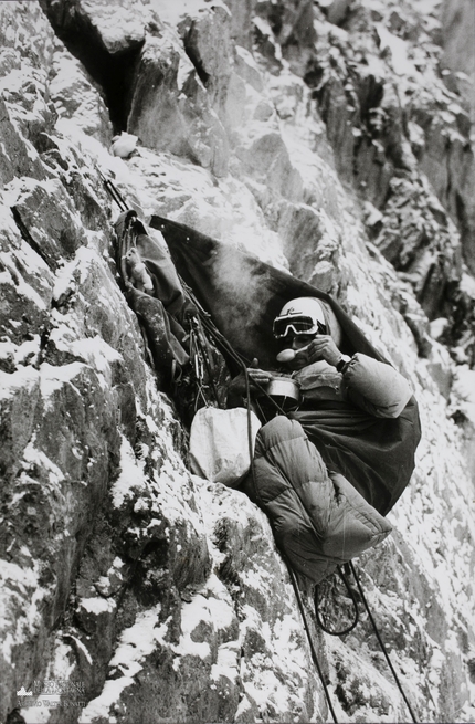 Walter Bonatti - Walter Bonatti in versione inedita, con l’orsacchiotto Zizì, unico compagno di cordata sulla nord del Cervino