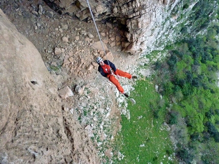 Banda del Buco - Antro della Perciata, Monte Pellegrino - La doppia dal 3° tiro de La banda del buco - Antro della Perciata, Palermo, Sicilia