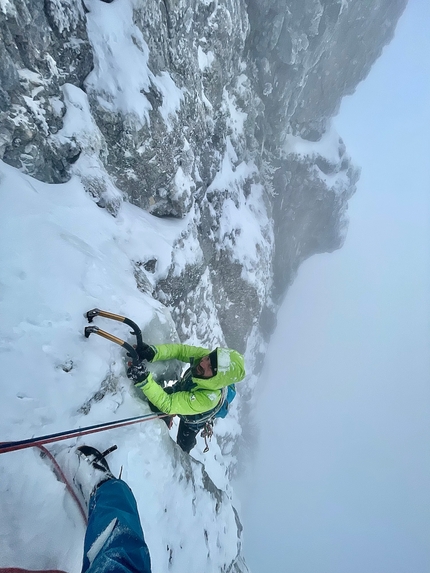 Grotta delle Ciaole, Campitello Matese, Riccardo Quaranta, Nico Caprioli, Antonio Patullo - Nico Caprioli sul secondo tiro di  'Running free', Grotta delle Ciaole, Campitello Matese