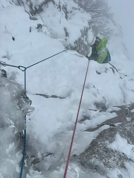 Grotta delle Ciaole, Campitello Matese, Riccardo Quaranta, Nico Caprioli, Antonio Patullo - Nico Caprioli sul secondo tiro di  'Running free', Grotta delle Ciaole, Campitello Matese