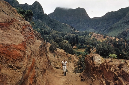 Walter Bonatti - Walter Bonatti, Isola Más a Tierra, arcipelago Juan Fernandez, Cile, dicembre 1970