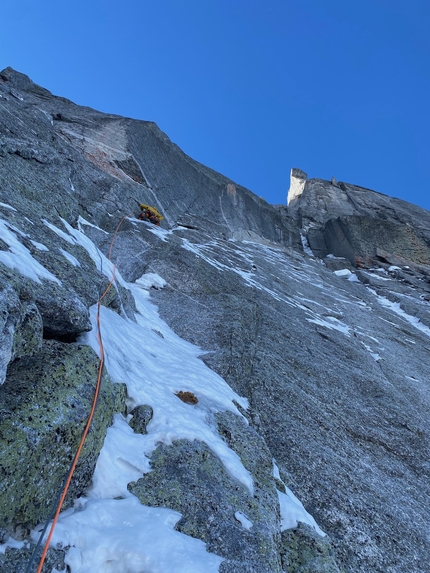 Via Corti-Battaglia al Pizzo Badile, David Hefti e Marcel Schenk firmano la prima invernale