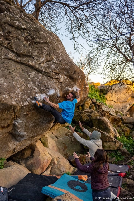 Bosco Scorace, Sicilia, Elias Iagnemma - Elias Iagnemma su 'Poesia' 8B+ al Bosco Scorace in Sicilia