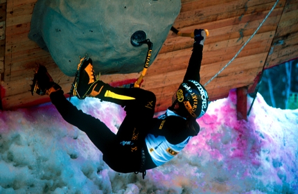 Ice World Cup Valle di Daone 2001 - Mauro 'Bubu' Bole taking his time on the second boulder problem in the Final., Ice World Cup Valle di Daone 2001