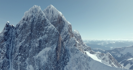 Mount Niflheim, Canada, Christina Lustenberger, Andrew McNab - The striking SW Couloir of Mount Niflheim, Canada, skied for the first time on 08/03/2023 by Christina Lustenberger and Andrew McNab