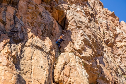 Il climber cieco Jesse Dufton apre una nuova via in Marocco