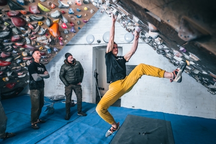 Adam Ondra - Ben Moon, Jerry Moffatt & Adam Ondra nel School Room di Sheffield