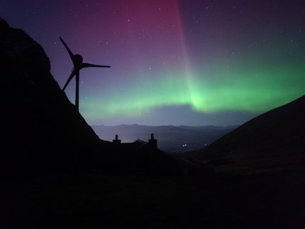 Ben Nevis, Scozia, Dario Eynard, Fabio Olivari - Aurora Boreale durante il Scottish Winter Climbing Meet 2023