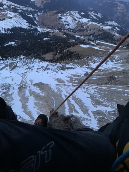 Stefano Ragazzo, Moulin Rouge, Rosengarten, Dolomites - Stefano Ragazzo making his solo winter ascent of Moulin Rouge on Rotwand, Rosengarten, Dolomites (17/03/2023)