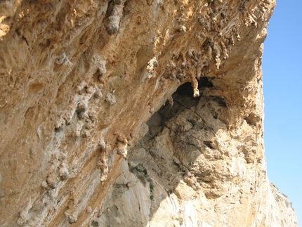 Inspiration - Inspiration (7a+, 150m) Telendos, Kalymnos, Greece. Prima salita Simon Montmory 04/2011