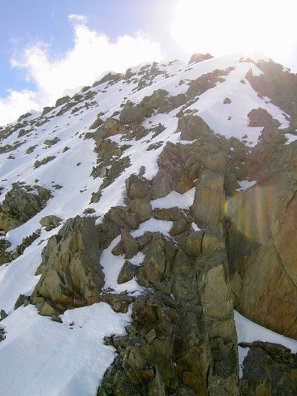 Pizzo Painale, Apnea - La salita di Apnea, lungo la parete nord del Pizzo Painale (3248m) Gruppo dello Scalino, Alpi retiche.