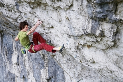 Arco Rock Legends - Adam Ondra, nominato per il Salewa Rock Award 2011, qui a a Malham Cove, Inghilterra