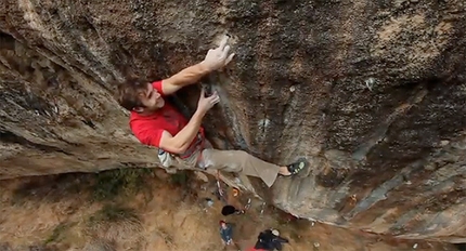 Arco Rock Legends - Chris Sharma, nominato per il Salewa Rock Award 2011, durante un tentativo su First Round First Minute a Margalef in Spagna.